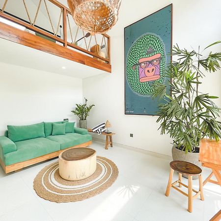 Cari Surf Camp & Studio'S Uluwatu  Bilik gambar