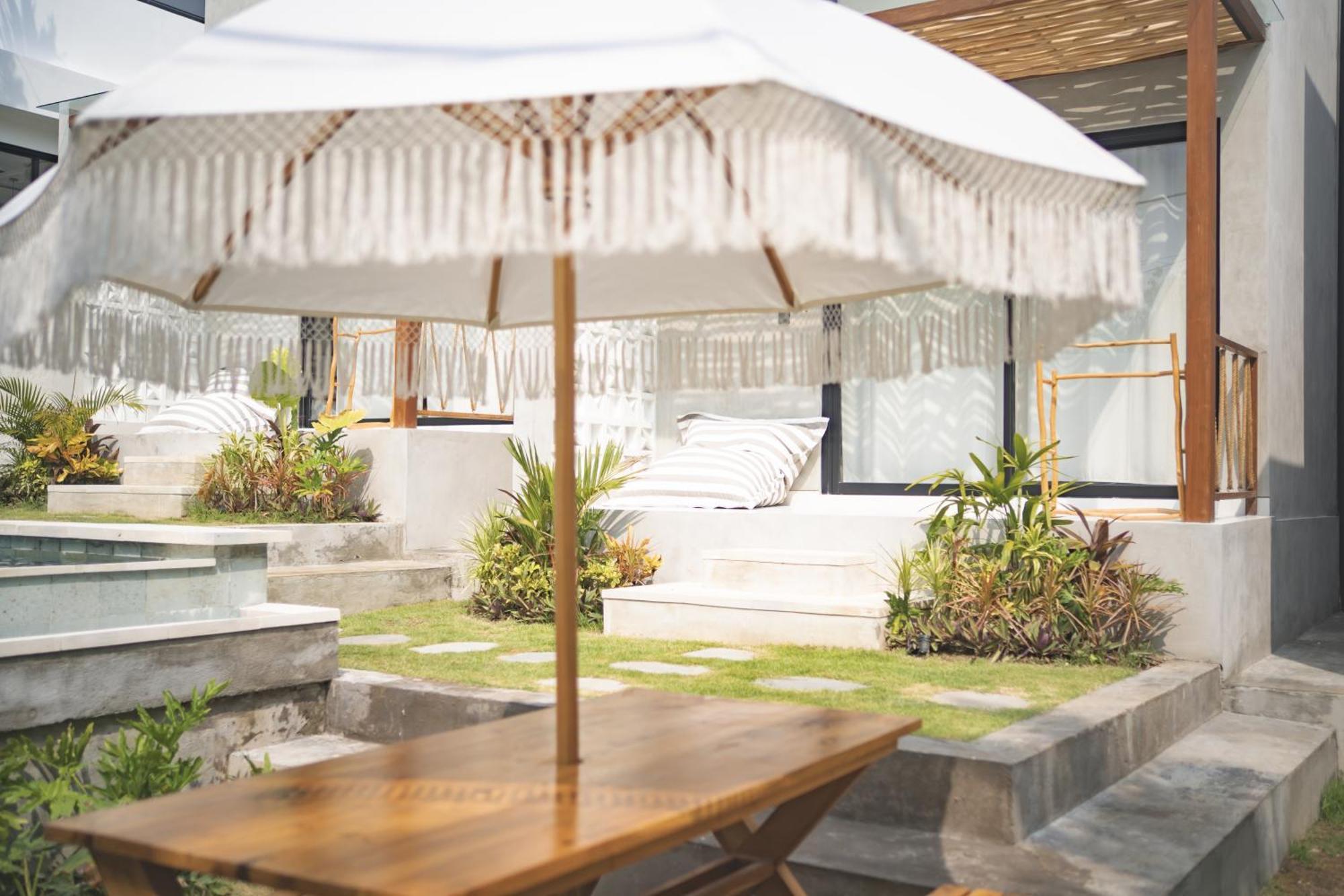 Cari Surf Camp & Studio'S Uluwatu  Bilik gambar