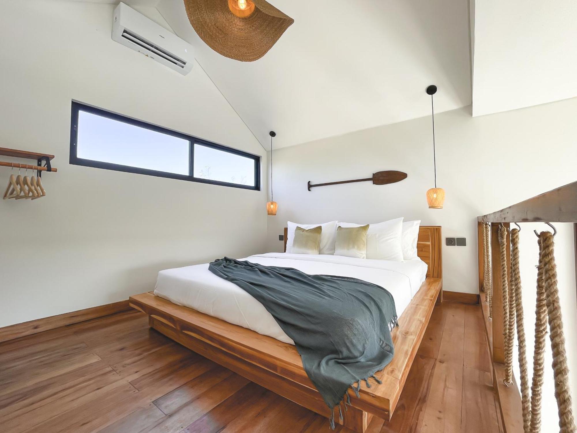 Cari Surf Camp & Studio'S Uluwatu  Bilik gambar