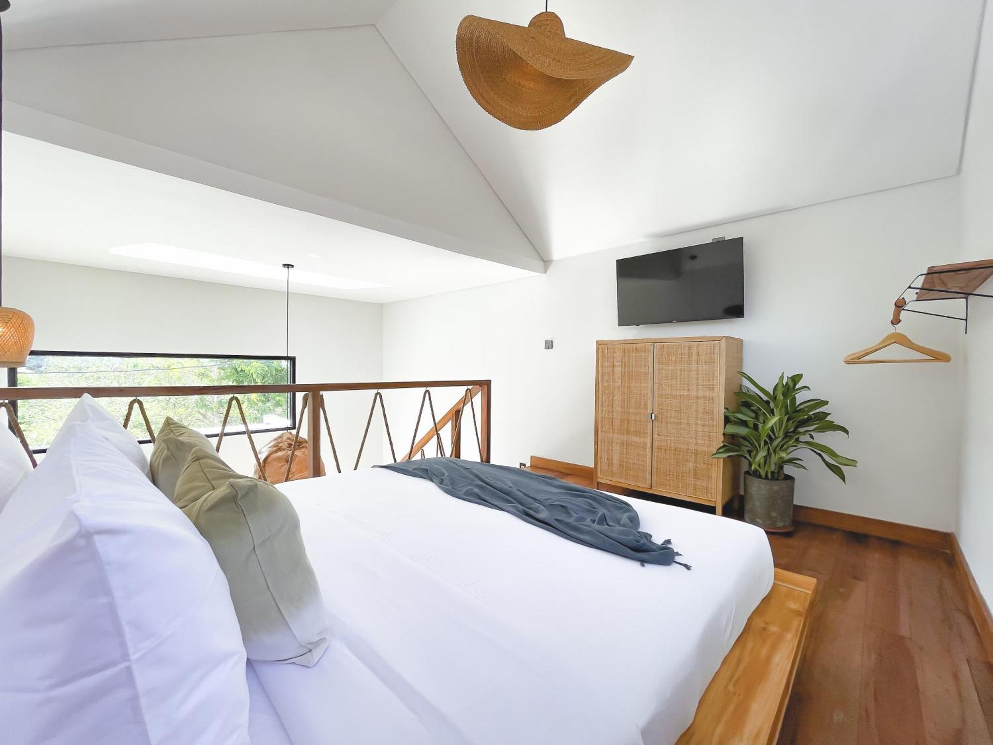 Cari Surf Camp & Studio'S Uluwatu  Bilik gambar